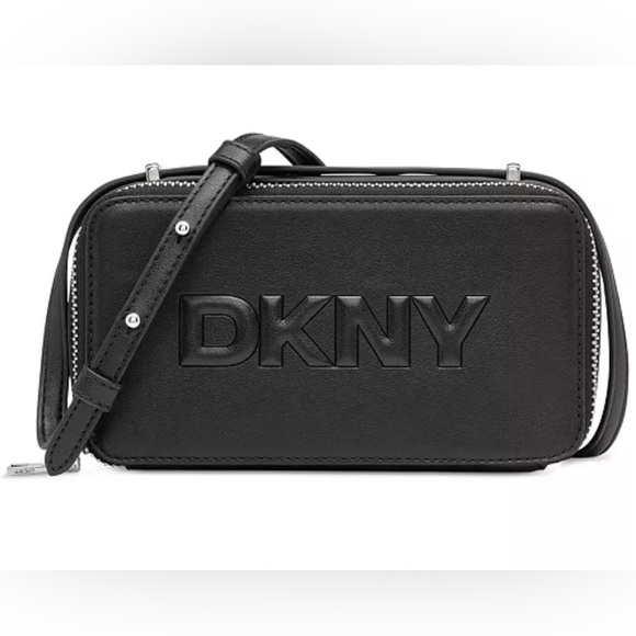 Dkny Handbags - NWT! DKNY BAG! ADORABLE! ITS CONSIDERED A FASHION BAG AND A PROFESSIONAL 📷 BAG!